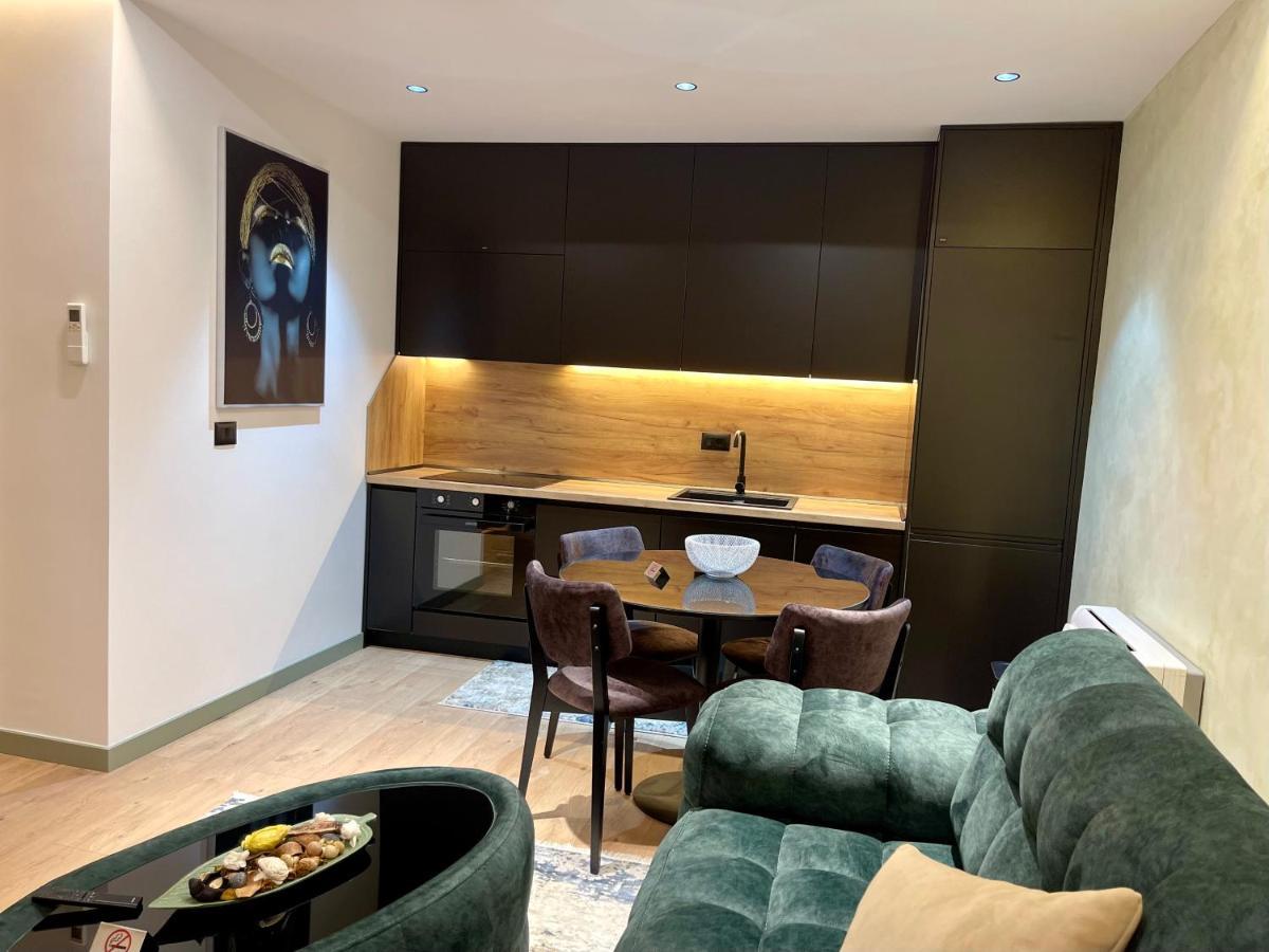 Queens Luxury Apartments Τίρανα Εξωτερικό φωτογραφία